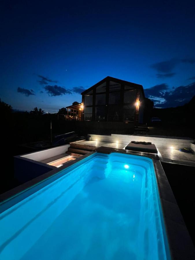 Le Chalet M - Cabana Cu O Panorama De Poveste. Surdesti  Exteriör bild