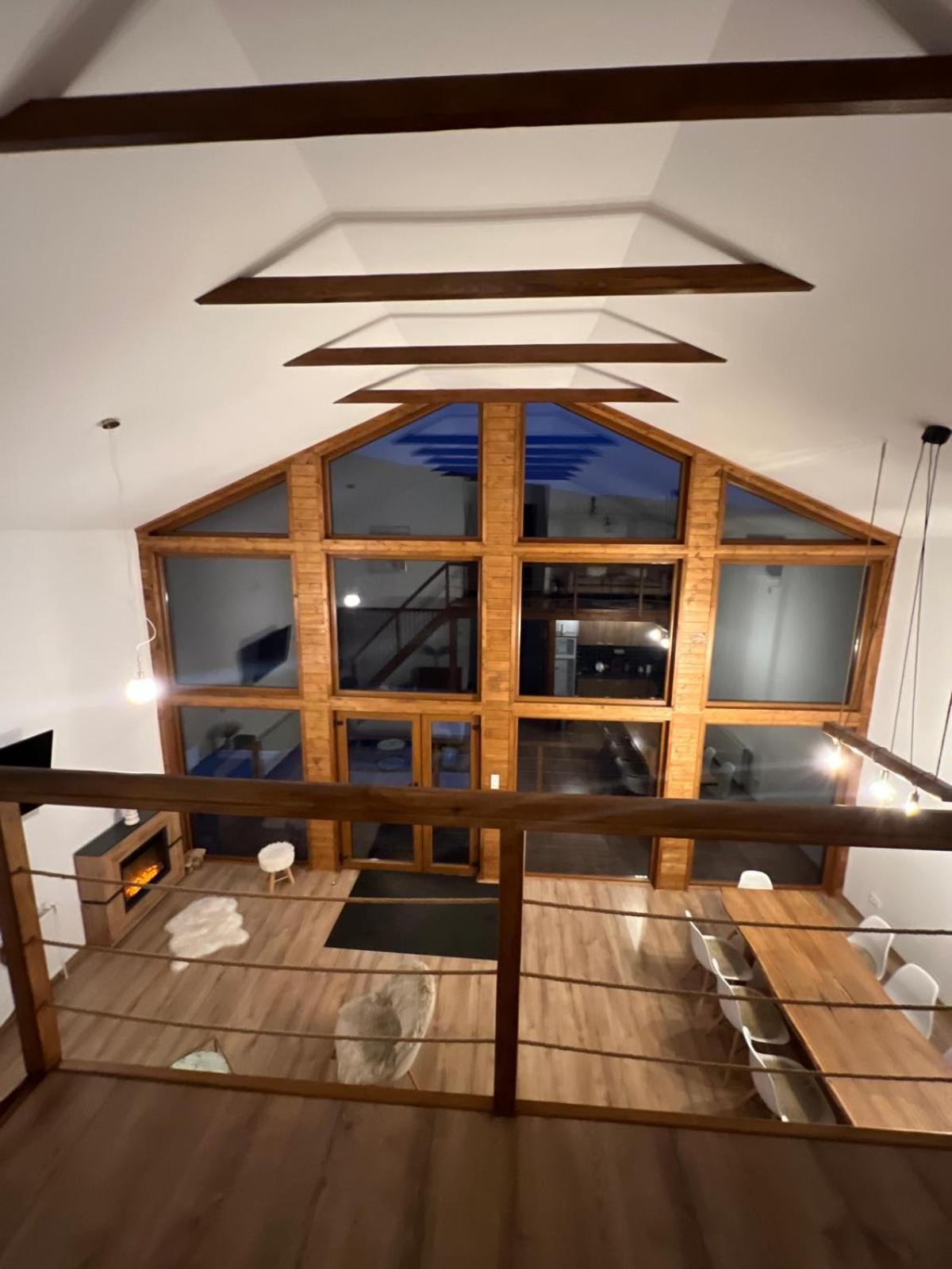 Le Chalet M - Cabana Cu O Panorama De Poveste. Surdesti  Exteriör bild