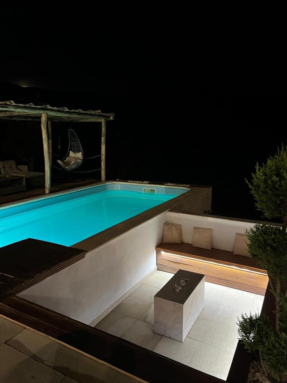 Le Chalet M - Cabana Cu O Panorama De Poveste. Surdesti  Exteriör bild
