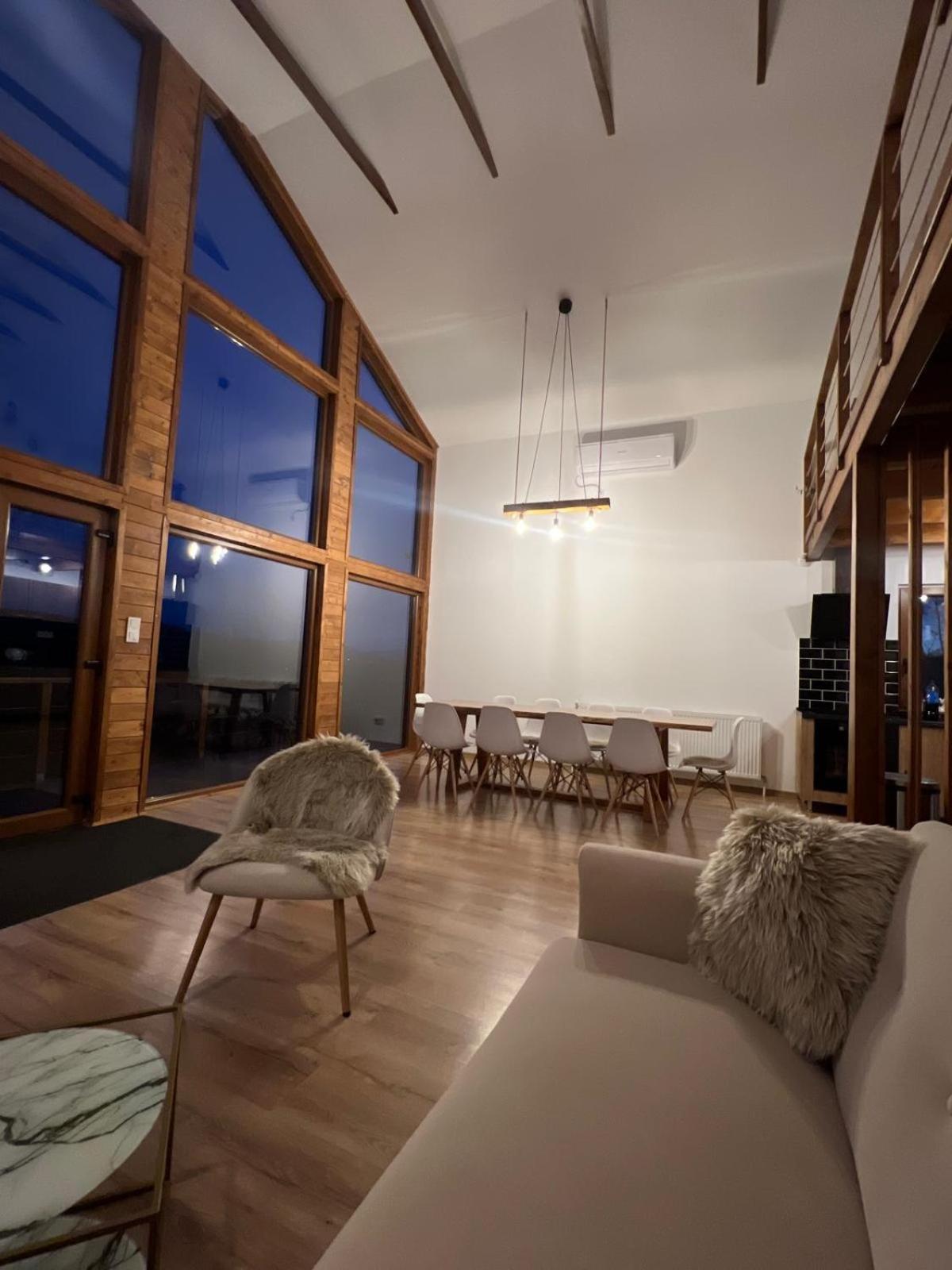 Le Chalet M - Cabana Cu O Panorama De Poveste. Surdesti  Exteriör bild