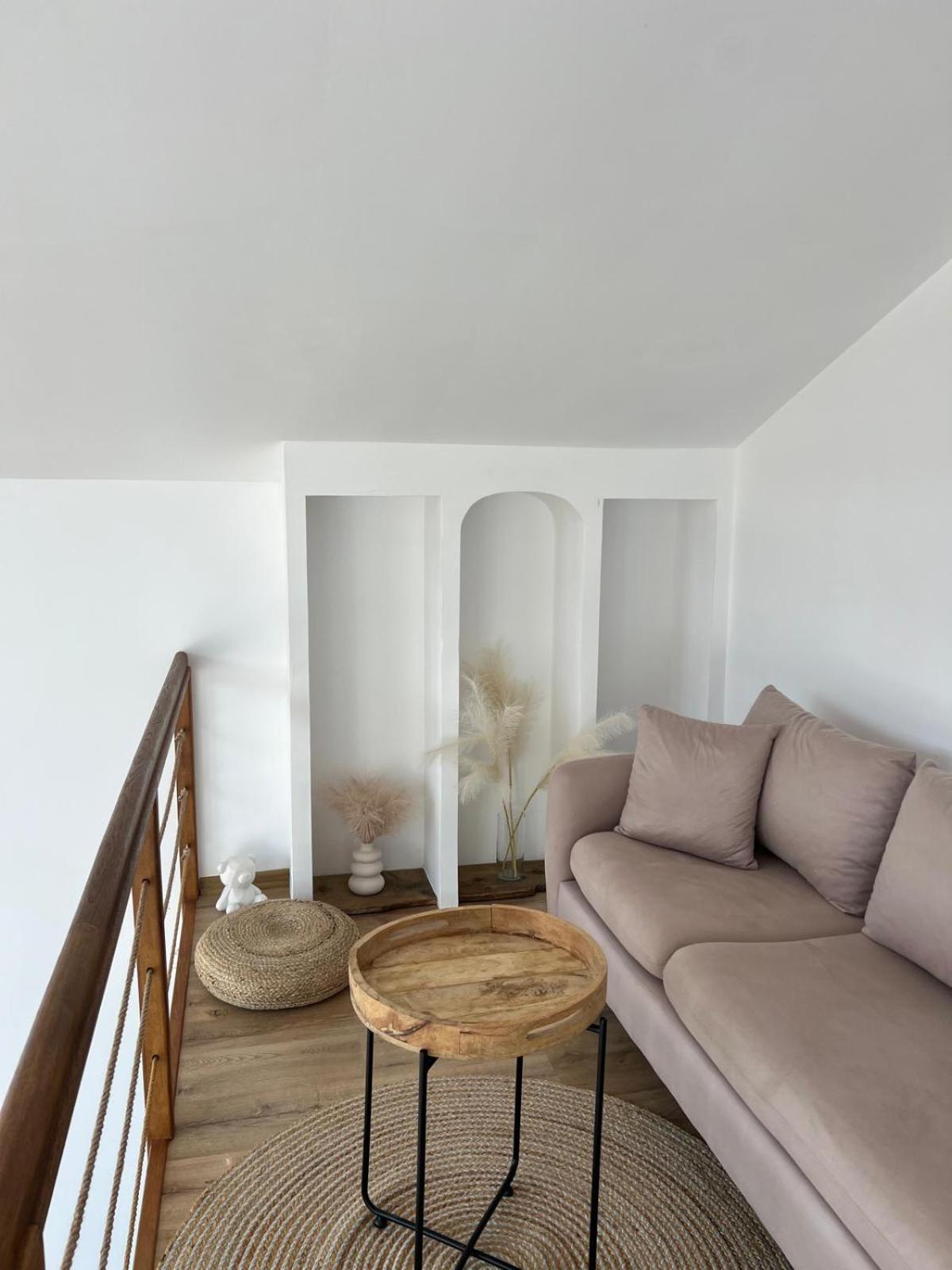 Le Chalet M - Cabana Cu O Panorama De Poveste. Surdesti  Exteriör bild