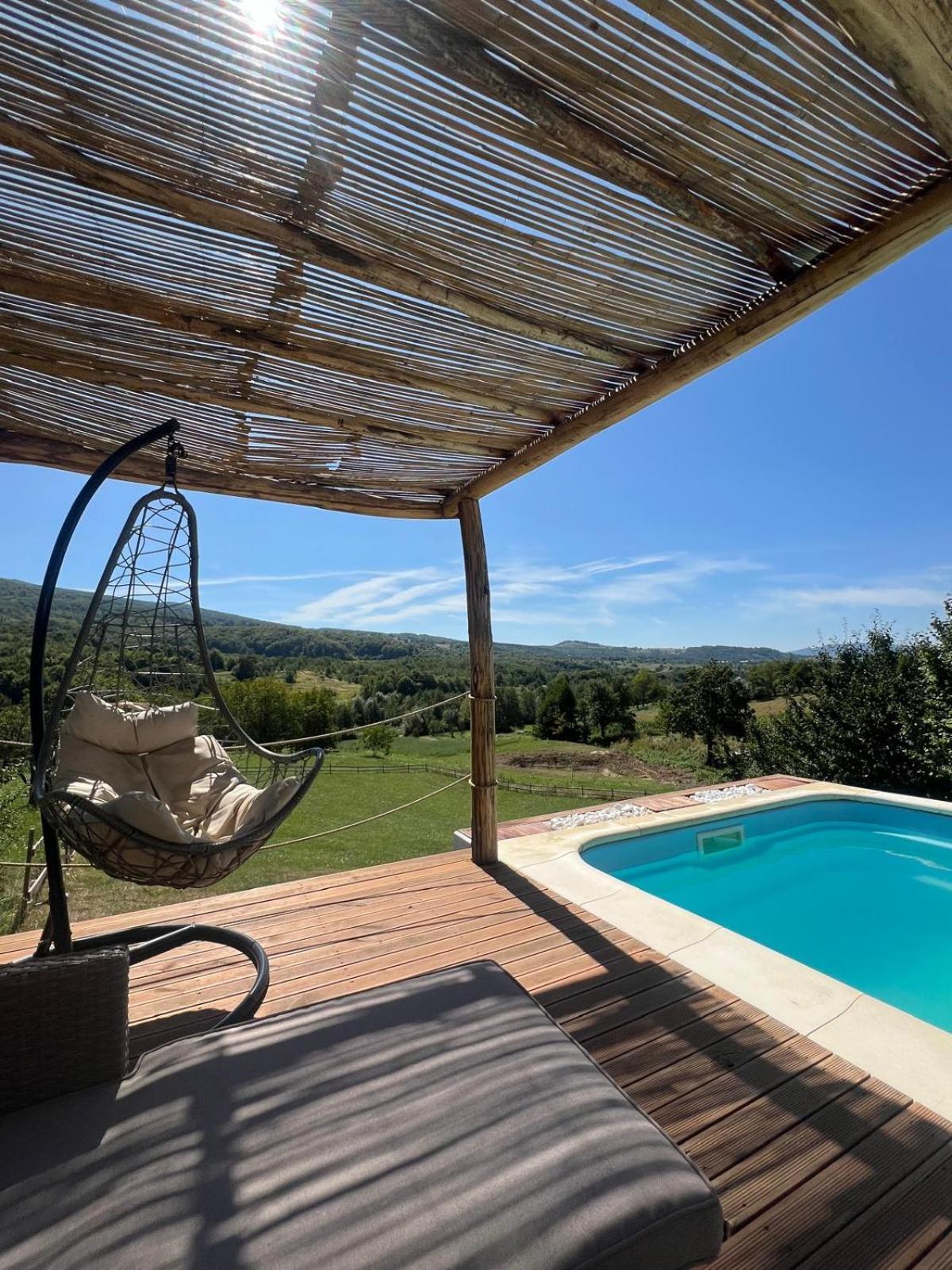 Le Chalet M - Cabana Cu O Panorama De Poveste. Surdesti  Exteriör bild