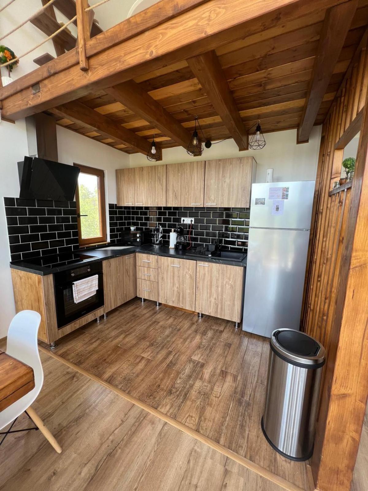 Le Chalet M - Cabana Cu O Panorama De Poveste. Surdesti  Exteriör bild