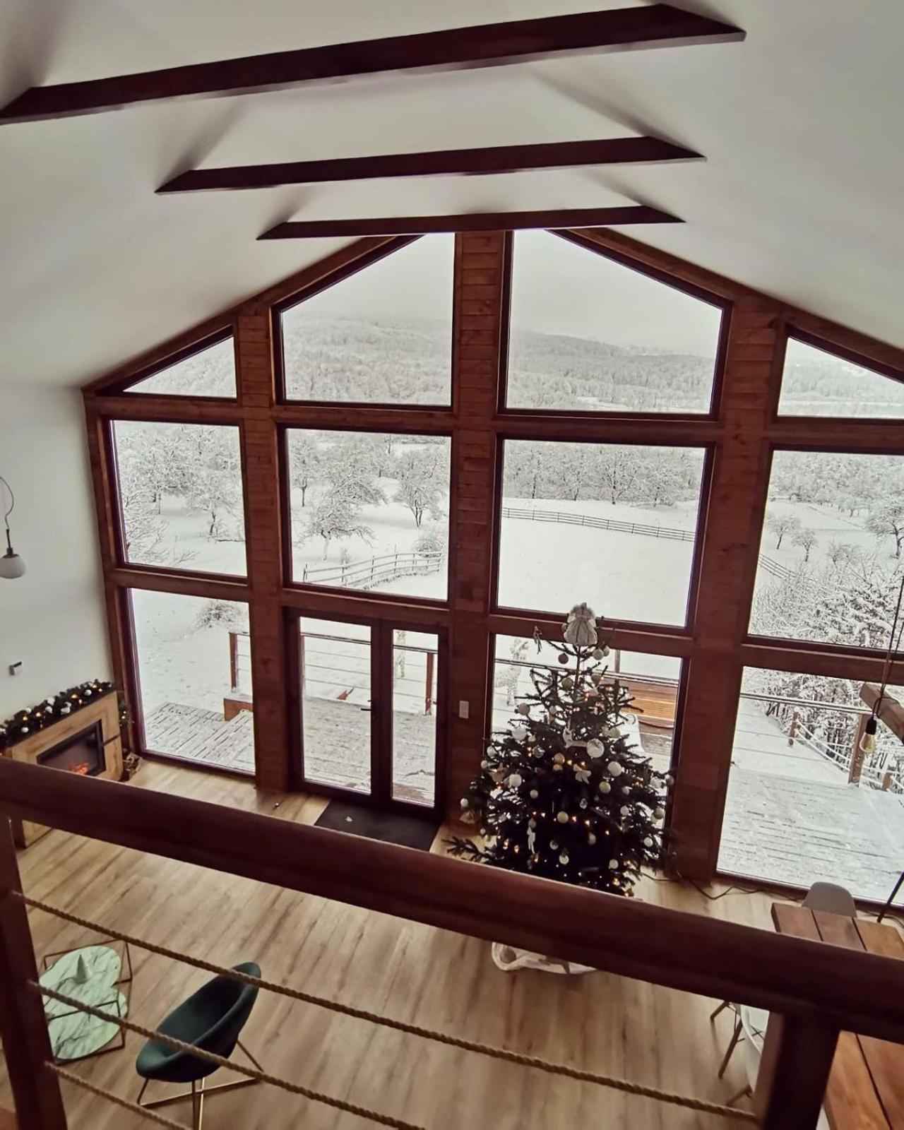 Le Chalet M - Cabana Cu O Panorama De Poveste. Surdesti  Exteriör bild