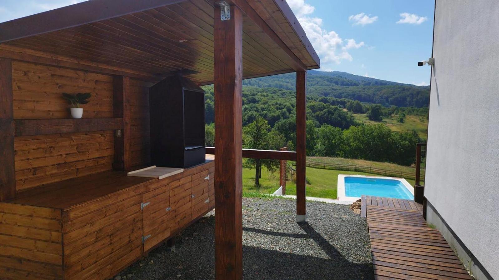 Le Chalet M - Cabana Cu O Panorama De Poveste. Surdesti  Exteriör bild